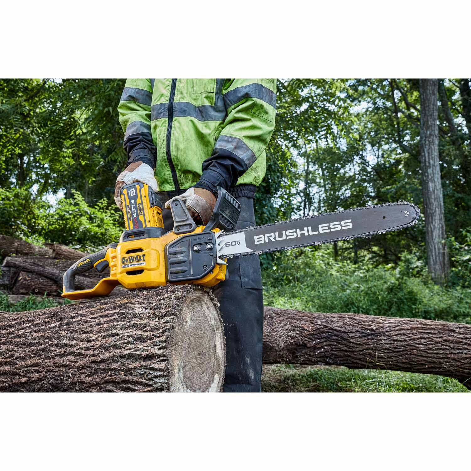 DeWalt DCCS677Z1 60V MAX* Brushless Cordless 20 in. 5.0Ah Chainsaw Kit - 12