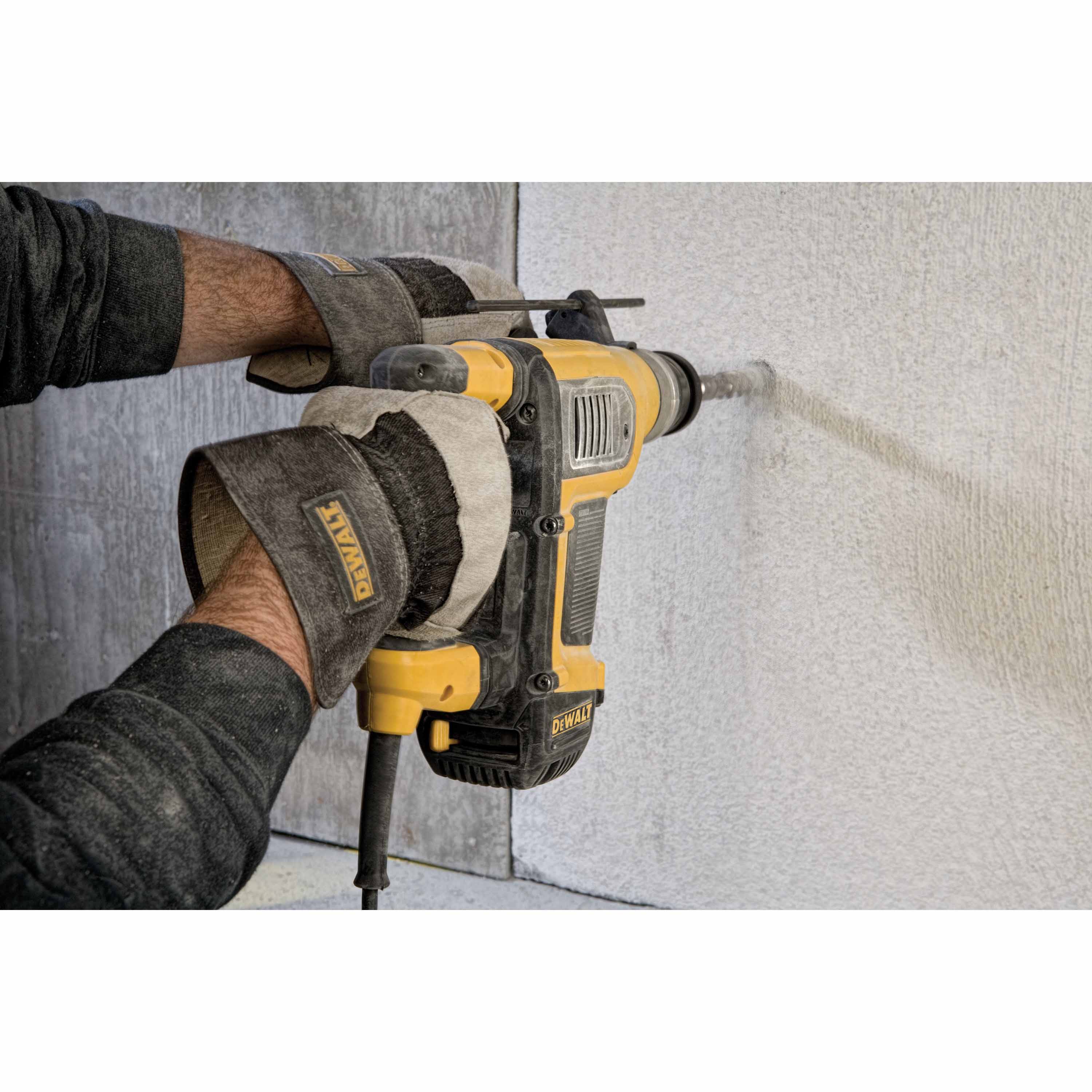 Dewalt D25416K Low Vibration 1-1/8" SDS Combination Hammer, 9.0 Amp