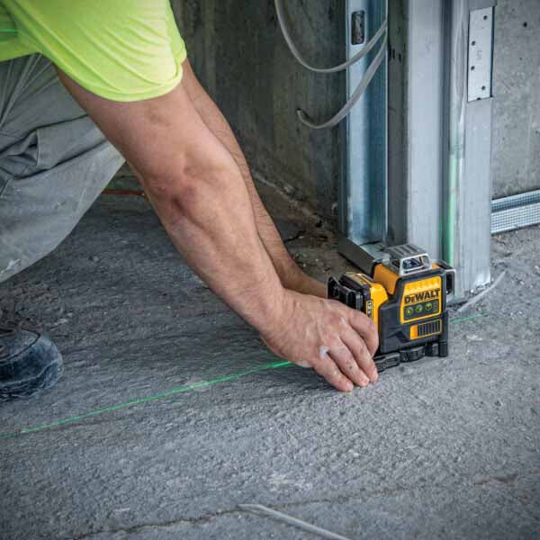 DeWalt DW089LG 12V 3 x 360 Degree Green Line Laser - 5